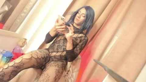 danielamay00 online show from July 4, 2:40 am