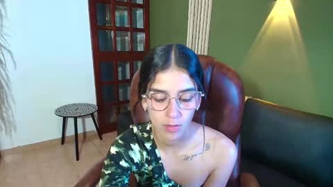 danielamonroe online show from October 21, 9:15 pm