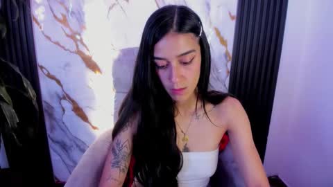 Snapshot of danielamonroe chatting on February 13, 9:00 pm danielamonroe online show from February 13, 9:00 pm