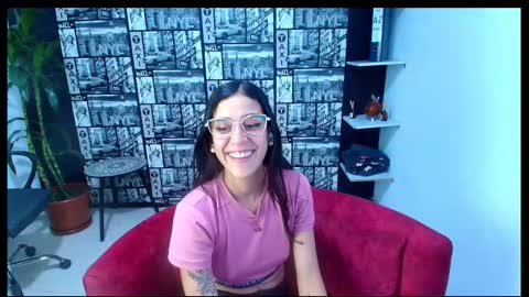 Snapshot of danielamonroe chatting on February 18, 11:11 pm danielamonroe online show from February 18, 11:11 pm