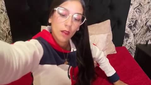 Snapshot of danielamonroe chatting on February 24, 9:24 pm danielamonroe online show from February 24, 9:24 pm