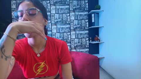 Snapshot of danielamonroe chatting on March 19, 9:30 pm danielamonroe online show from March 19, 9:30 pm