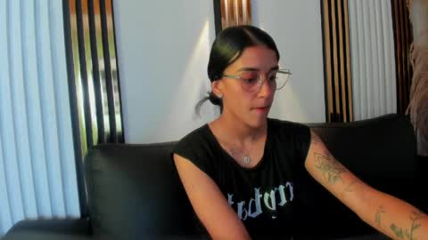 Snapshot of danielamonroe chatting on March 25, 11:22 pm danielamonroe online show from March 25, 11:22 pm