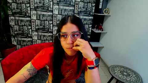 Snapshot of danielamonroe chatting on April 18, 9:48 pm danielamonroe online show from April 18, 9:48 pm
