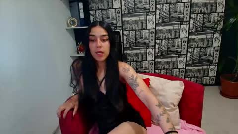 Snapshot of danielamonroe chatting on May 19, 10:05 pm danielamonroe online show from May 19, 10:05 pm