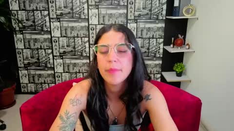 Snapshot of danielamonroe chatting on May 27, 9:12 pm danielamonroe online show from May 27, 9:12 pm
