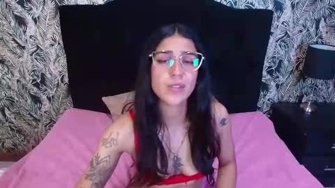 Snapshot of danielamonroe chatting on June 3, 10:26 pm danielamonroe online show from June 3, 10:26 pm