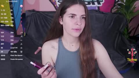 danielareign online show from November 16, 1:49 pm