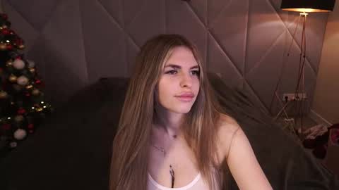 Snapshot of danielareign chatting on January 11, 1:49 pm danielareign online show from January 11, 1:49 pm