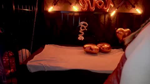 Snapshot of danielareign chatting on February 7, 7:01 am danielareign online show from February 7, 7:01 am