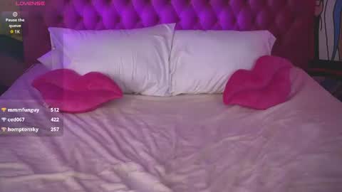 danielareign online show from July 5, 4:19 am