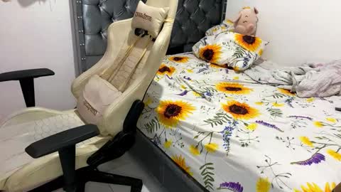 danielaw777 online show from October 10, 12:42 am