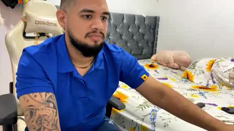 danielaw777 online show from October 15, 2:44 am