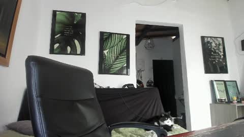 Snapshot of daniele_bunny chatting on August 3, 6:44 pm Daniele Bunny online show from August 3, 6:44 pm