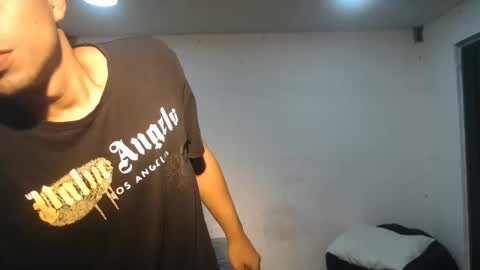 Snapshot of danielitopapii chatting on December 6, 9:32 am danielitopapii online show from December 6, 9:32 am