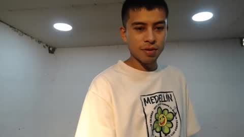 Snapshot of danielitopapii chatting on December 30, 2:51 pm danielitopapii online show from December 30, 2:51 pm