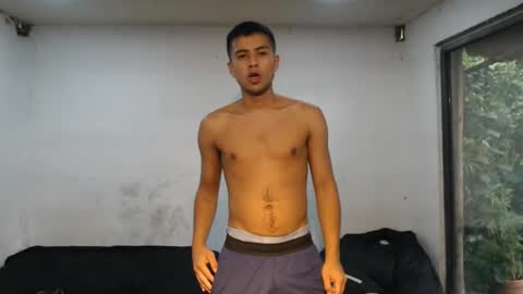 Snapshot of danielitopapii chatting on December 31, 9:50 pm danielitopapii online show from December 31, 9:50 pm