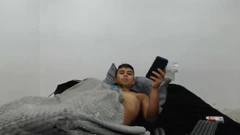 Snapshot of danielitopapii chatting on February 8, 1:44 pm danielitopapii online show from February 8, 1:44 pm