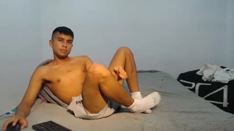 Snapshot of danielitopapii chatting on February 11, 6:08 am danielitopapii online show from February 11, 6:08 am