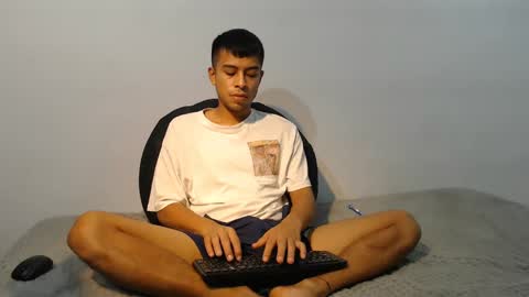 Snapshot of danielitopapii chatting on March 4, 9:54 pm danielitopapii online show from March 4, 9:54 pm