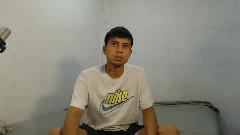 Snapshot of danielitopapii chatting on October 1, 11:27 am danielitopapii online show from October 1, 11:27 am