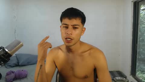 Snapshot of danielitopapii chatting on November 5, 1:55 pm danielitopapii online show from November 5, 1:55 pm