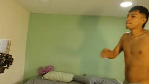 Snapshot of danielitopapii chatting on March 25, 1:28 pm danielitopapii online show from March 25, 1:28 pm