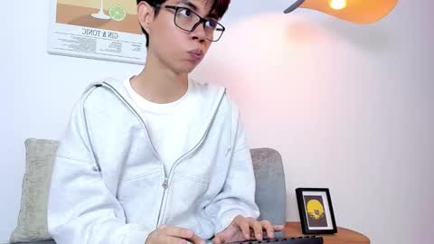 Snapshot of daniell_rdrig chatting on March 5, 12:56 pm Daniel online show from March 5, 12:56 pm