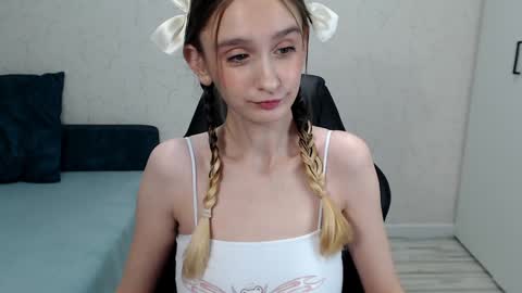 Snapshot of daniella_martin chatting on December 14, 11:34 pm Daniella Martin online show from December 14, 11:34 pm