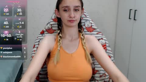 Snapshot of daniella_martin chatting on December 17, 2:12 am Daniella Martin online show from December 17, 2:12 am