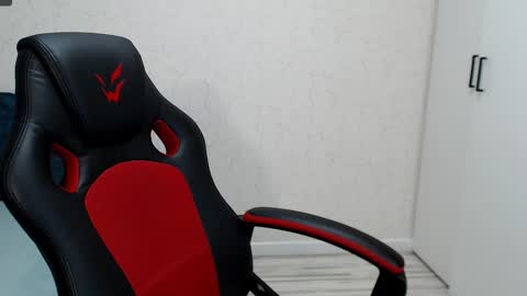 Snapshot of daniella_martin chatting on December 18, 3:04 am Daniella Martin online show from December 18, 3:04 am