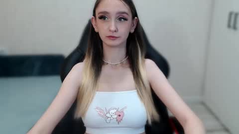 Snapshot of daniella_martin chatting on February 6, 10:15 am Daniella Martin online show from February 6, 10:15 am