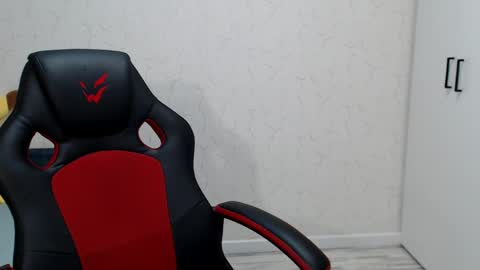 Snapshot of daniella_martin chatting on February 18, 1:54 am Daniella Martin online show from February 18, 1:54 am