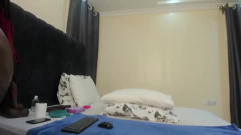 Snapshot of danielle_rock chatting on February 20, 10:26 pm danielle_rock online show from February 20, 10:26 pm