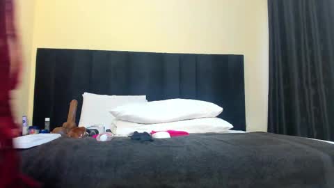 Snapshot of danielle_rock chatting on March 11, 7:15 am danielle_rock online show from March 11, 7:15 am