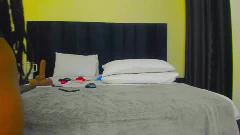 Snapshot of danielle_rock chatting on September 14, 10:47 am danielle_rock online show from September 14, 10:47 am