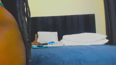 Snapshot of danielle_rock chatting on October 14, 10:43 pm danielle_rock online show from October 14, 10:43 pm