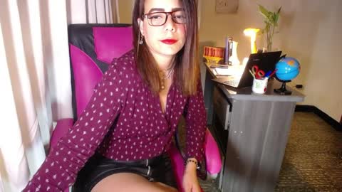 Snapshot of danielle_rose_ chatting on April 4, 4:04 pm Angie online show from April 4, 4:04 pm