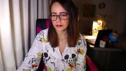 Snapshot of danielle_rose_ chatting on April 26, 4:04 pm Angie online show from April 26, 4:04 pm
