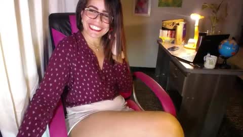 Snapshot of danielle_rose_ chatting on April 30, 7:09 pm Angie online show from April 30, 7:09 pm
