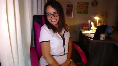 Snapshot of danielle_rose_ chatting on May 23, 4:44 pm Angie online show from May 23, 4:44 pm