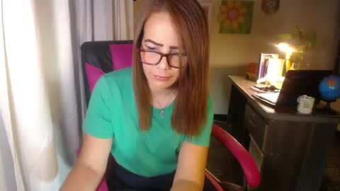 Snapshot of danielle_rose_ chatting on June 27, 5:18 pm Angie online show from June 27, 5:18 pm