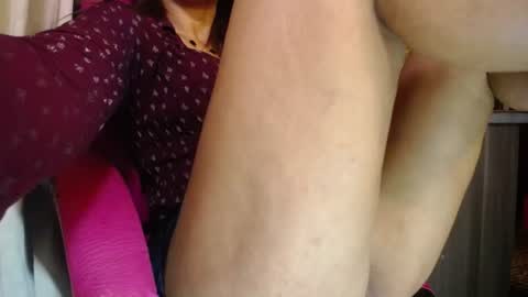 Snapshot of danielle_rose_ chatting on July 25, 5:10 pm Angie online show from July 25, 5:10 pm
