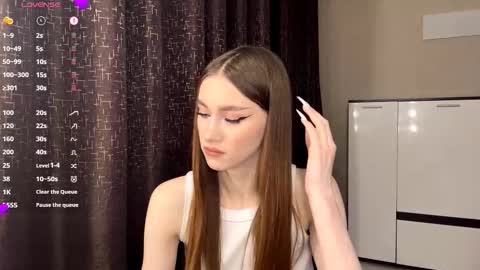 Snapshot of daniellecorra chatting on February 26, 5:23 pm Trisha wanna play Meow online show from February 26, 5:23 pm