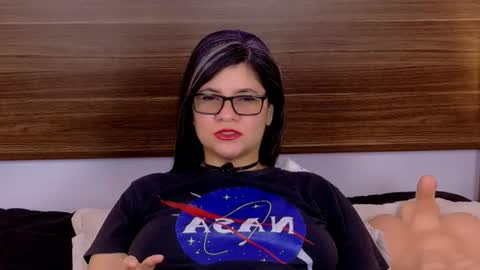 daniellerain online show from July 27, 11:45 pm