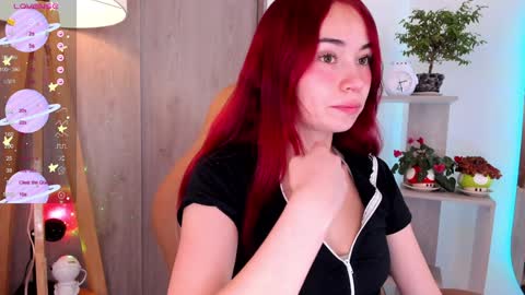 Snapshot of daniellerose_ chatting on December 17, 2:33 am Danielle Rose online show from December 17, 2:33 am