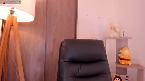 Danielle Rose online show from November 11, 11:05 pm