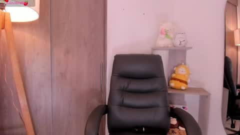 Danielle Rose online show from November 12, 10:52 pm