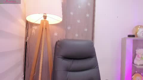 Danielle Rose online show from July 23, 12:02 am