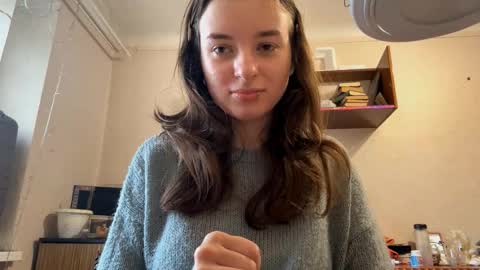 Mia online show from October 27, 6:50 am